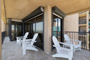 Terrace/patio - Sea Vista. Ocean View Beachfront Paradise (South Padre Island)