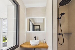Shower, hair dryer - -EDGE- Modern house with garden, near beach. (Névez)
