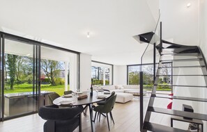 Dining - -EDGE- Modern house with garden, near beach. (Névez)