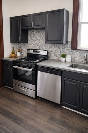 Private kitchen - Beautifully updated 6-bedroom home that blends cozy comfort with simple. (Pittsburgh)