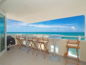 Property grounds - NEW! Steps to the Beach, Pool, AC, View! Close to Attractions (Luquillo)