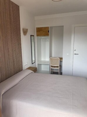 Standaard kamer, 1 twee- of 2 eenpersoonsbedden, balkon, uitzicht op bergen