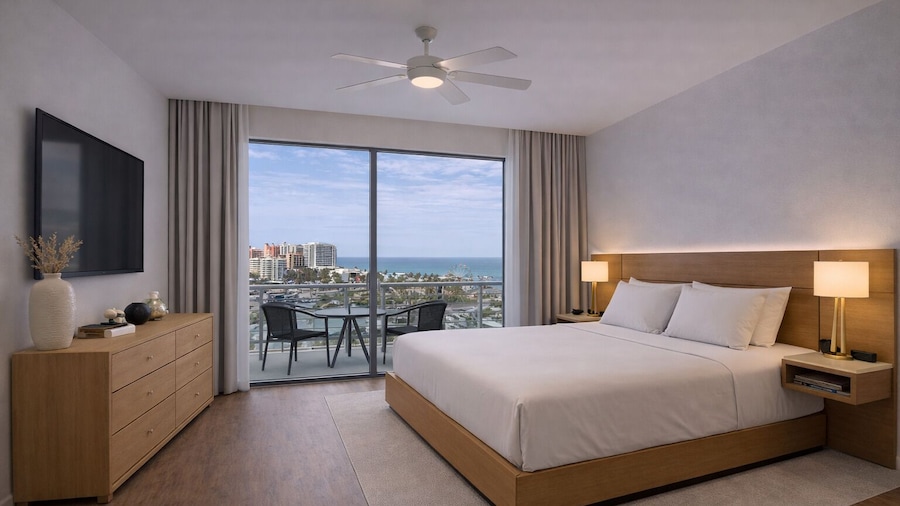 CW Hotel