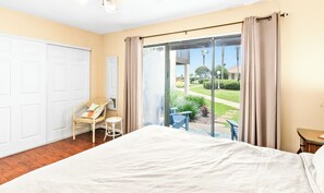2 bedrooms, iron/ironing board, free WiFi, bed sheets - 🏖️Gulf Views - Pool - Across from Beach - Blue Surf 8🏖️ (Miramar Beach)