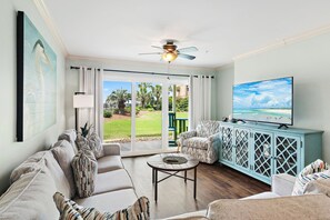 Smart TV - 🏖️Steps to Beach | Pet Friendly | Pool | Ciboney 1001🏖️ (Miramar Beach)