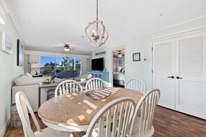 Dining - 🏖️Steps to Beach | Pet Friendly | Pool | Ciboney 1001🏖️ (Miramar Beach)