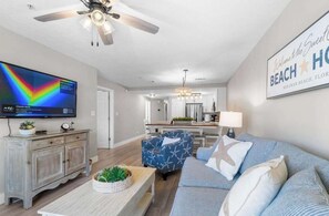 Smart TV - 🌊Free Beach Chairs🐚Pet Friendly | Steps to Beach | Pool | Ciboney 3008☀️ (Miramar Beach)