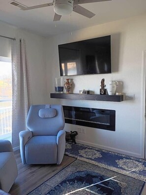 TV, fireplace - Lakeview Duplex #2 Fish, Boat, Swim, Relax in Shawnee Bend (Jasper Township)