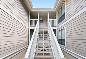 Exterior - ☀️Bay Views | Close to Beach | Harbour Pointe 810☀️ (Miramar Beach)