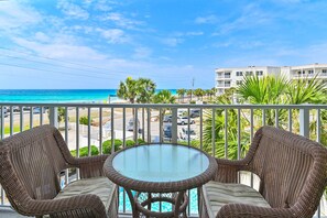 Outdoor dining - 🌴Summerspell 305 | Gulf Views | Pool + Hot Tub🌴 (Miramar Beach)