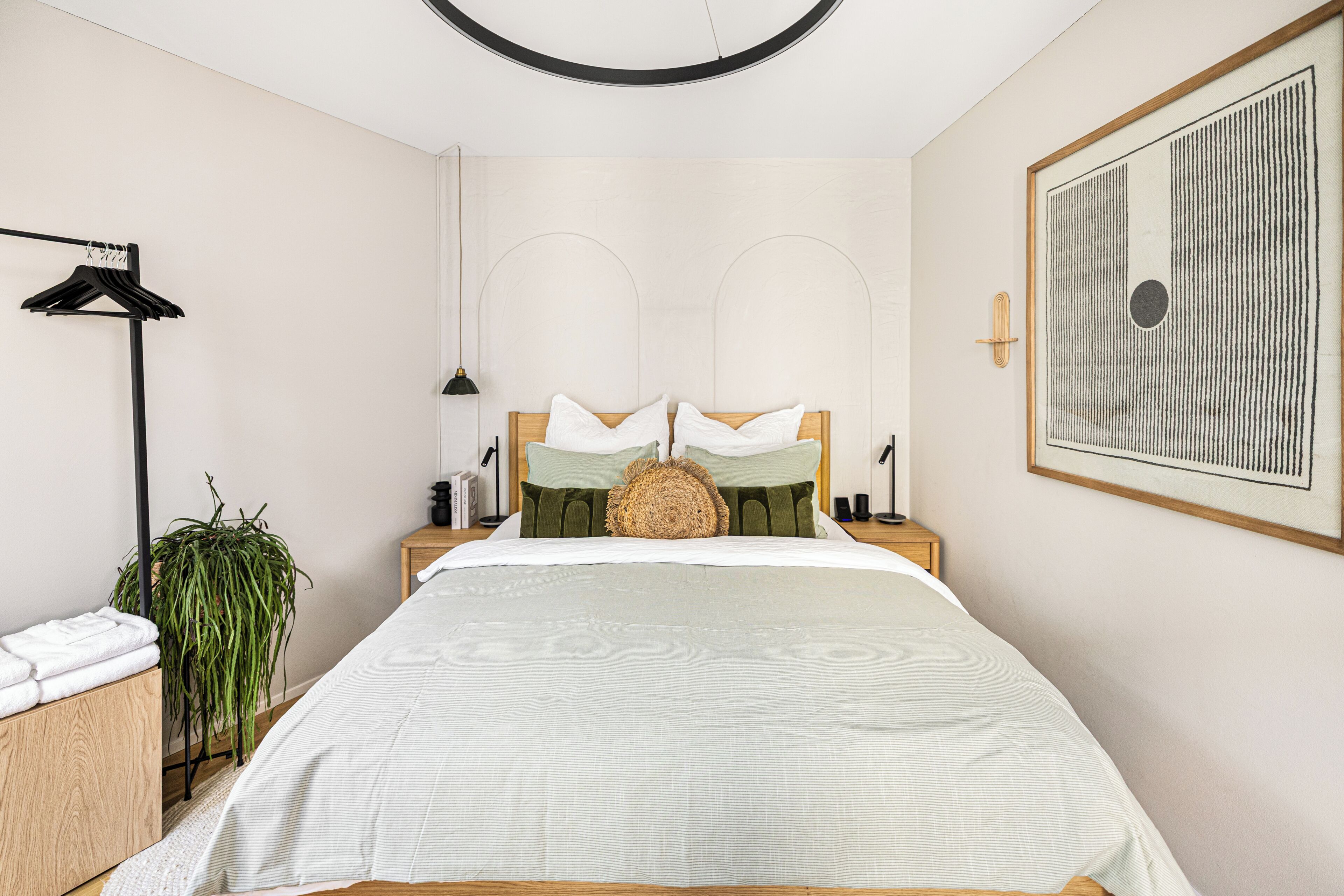 2 slaapkamers, een strijkplank/strijkijzer, reisbedje, gratis wifi