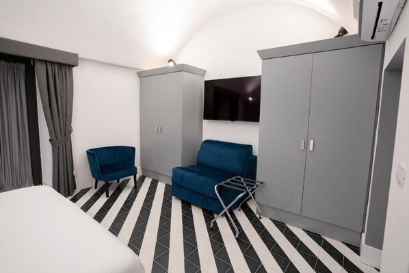 Superior Suite, Balcony, Courtyard View - Suite Pulcinella (Napoli)