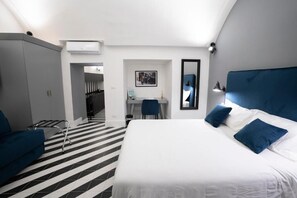 Superior Suite, Balcony, Courtyard View - Suite Pulcinella (Napoli)