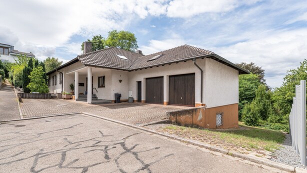 Unclassified image, 1 of 23, button - Vacation Apartment 'Fewo Schwarz' with Mountain View, Private Terrace, and Wi-Fi (Ettenheim)