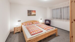 Unclassified image, 4 of 23, button - Vacation Apartment 'Fewo Schwarz' with Mountain View, Private Terrace, and Wi-Fi (Ettenheim)
