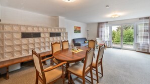 Unclassified image, 5 of 23, button - Vacation Apartment 'Fewo Schwarz' with Mountain View, Private Terrace, and Wi-Fi (Ettenheim)
