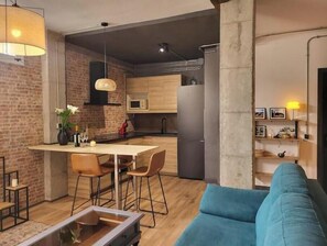 Interior - Quiet Design Apartment : Private Patio : AC : 10 min Las Canteras Beach (Las Palmas de Gran Canaria)