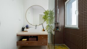 Hair dryer, towels - Duskline Villa by LovelyStay (Arco Da Calheta)