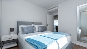 Bügeleisen/Bügelbrett, Reisekinderbett, kostenloses WLAN, Bettwäsche