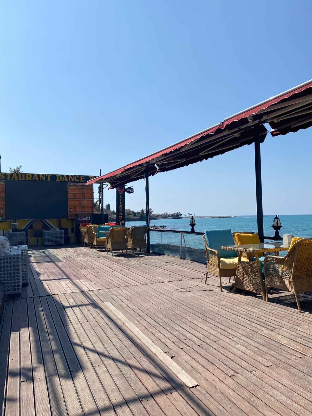 Dobbelt- eller tomannsrom – deluxe, balkong | Utendørsservering