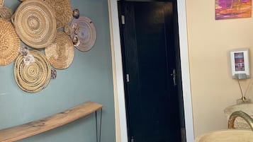 Camera Deluxe con letto matrimoniale o 2 letti singoli, balcone | Interni