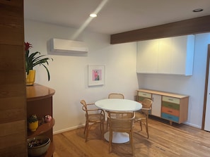 Dining - Beautiful west coast 4 bdrm home w/ view, close to UBC, airport and city center (Vancouver)