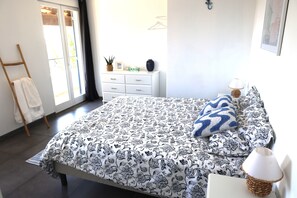 5 Schlafzimmer, Bügeleisen/Bügelbrett, Internetzugang, Bettwäsche