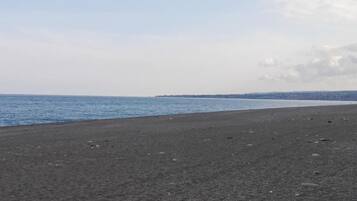 Phòng 4 tiện nghi đơn giản | Bãi biển