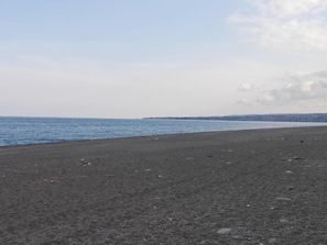 Phòng 4 tiện nghi đơn giản | Bãi biển