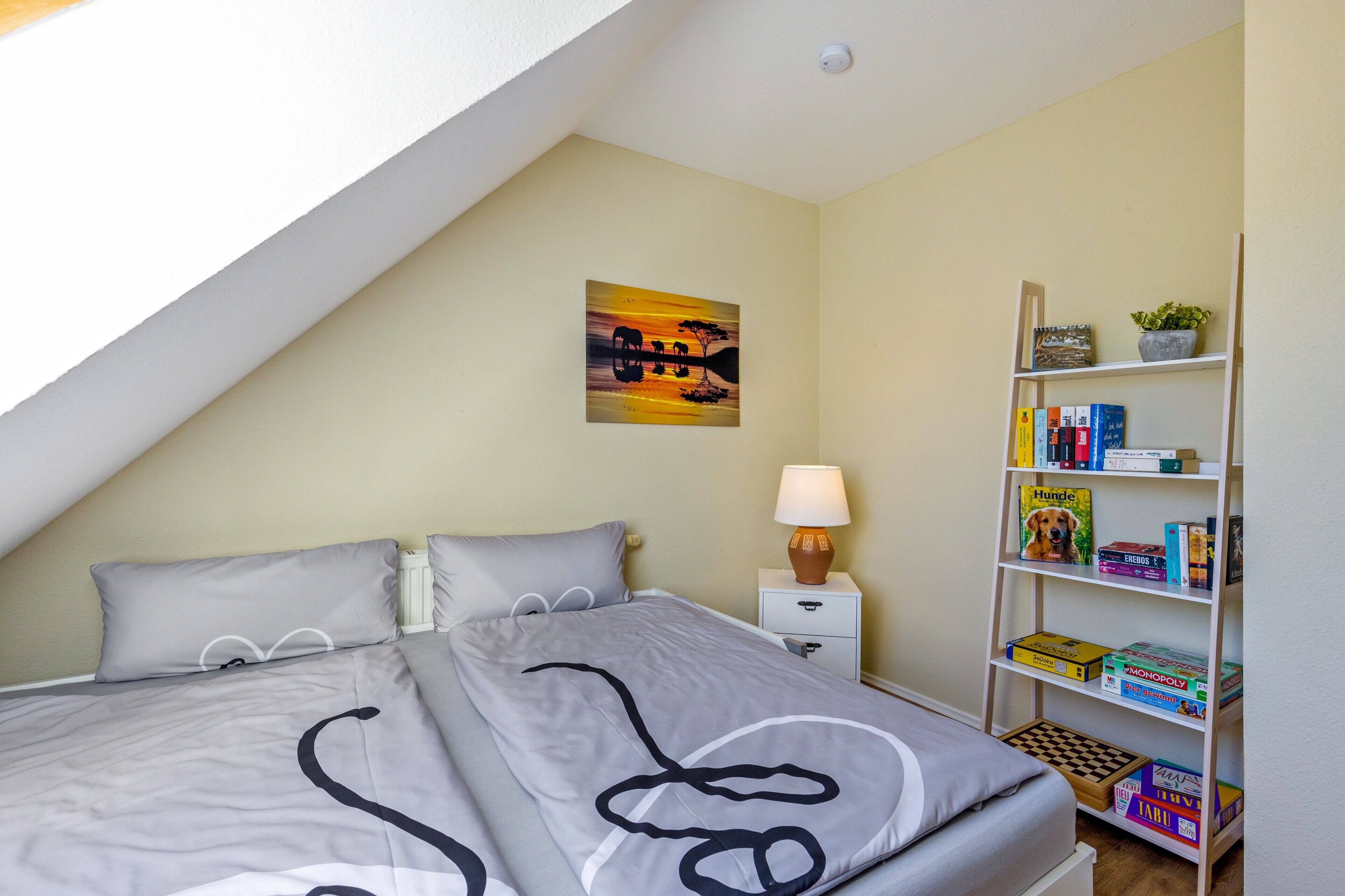 2 habitaciones, tabla de planchar con plancha, wifi y ropa de cama 