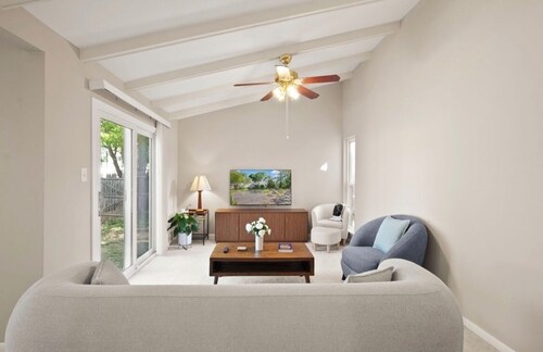 Mid-century modern 3-bedroom house near metro in peaceful Springfield, VA