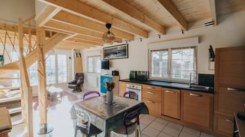 House | Dapur peribadi | Kerusi tinggi