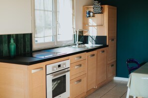 House | Private kitchen - Modern Holiday Home in Lanildut (Lanildut)