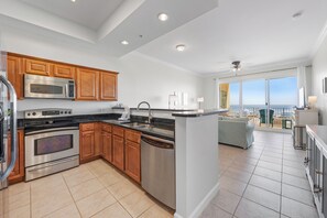 Fridge, microwave, oven, stovetop - 🩴☀️Gulf Views | Community Pool + Hot Tub | Walk to Beach | The Indies 609🩴☀️ (Gulf Shores)