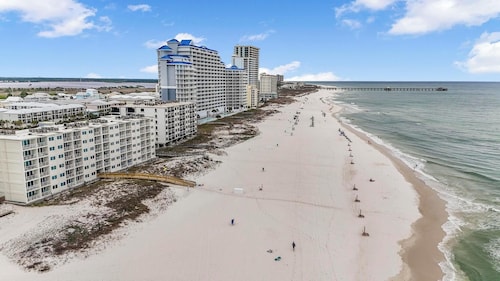 🌊🌴Ground Floor Beachfront 2BR | Large Balcony w/Gulf Views | Island Shores 152