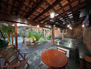 Dining - House with pool in Praia Grande with 2 Wi-Fi networks in the house, comfortably accommodates up to 20 people!! (Praia Grande)