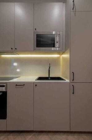 Fridge, microwave, oven, stovetop - Splendid apartment 1BDR/4PAX in the city center (Paris)
