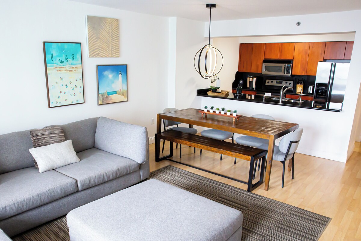 Loft Basic, balkon | Area keluarga | TV