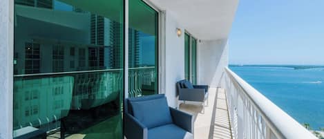 Apartment, 3 Bedrooms, Pool Access | Terrace/patio