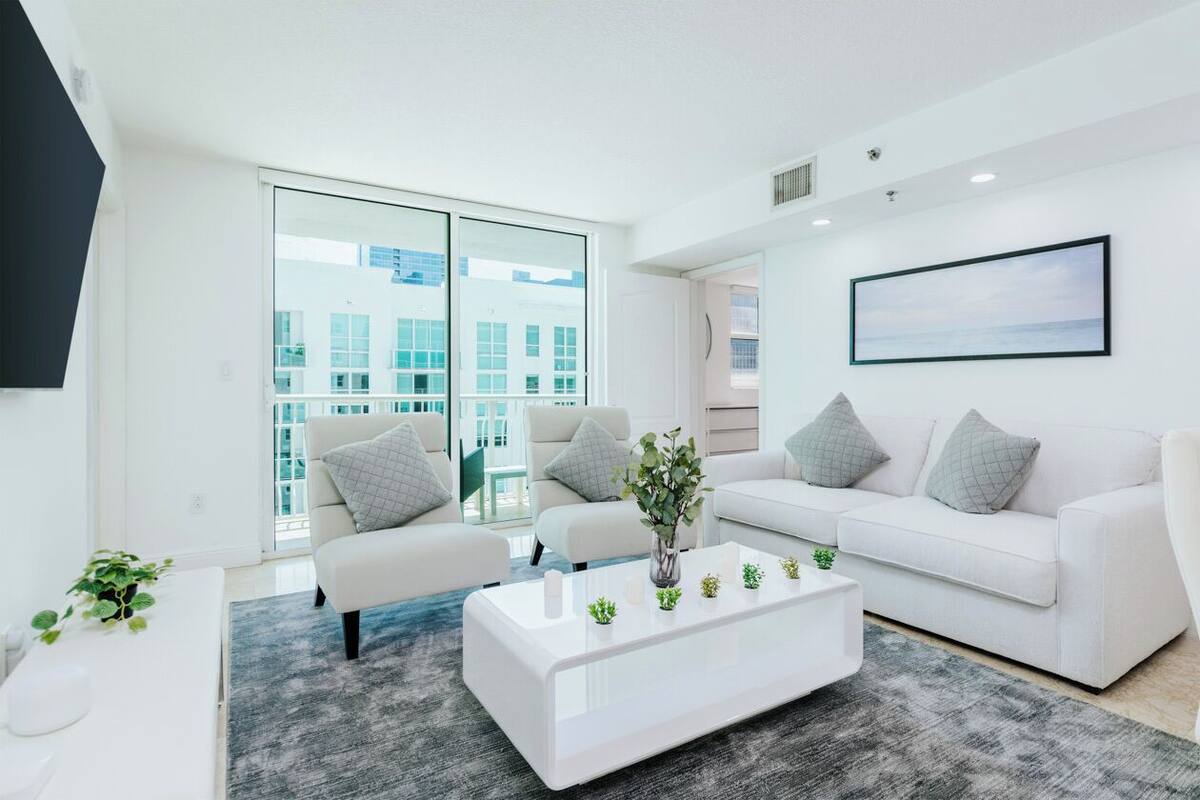 Apartamento, 3 quartos, acesso à piscina | Área de estar | TV
