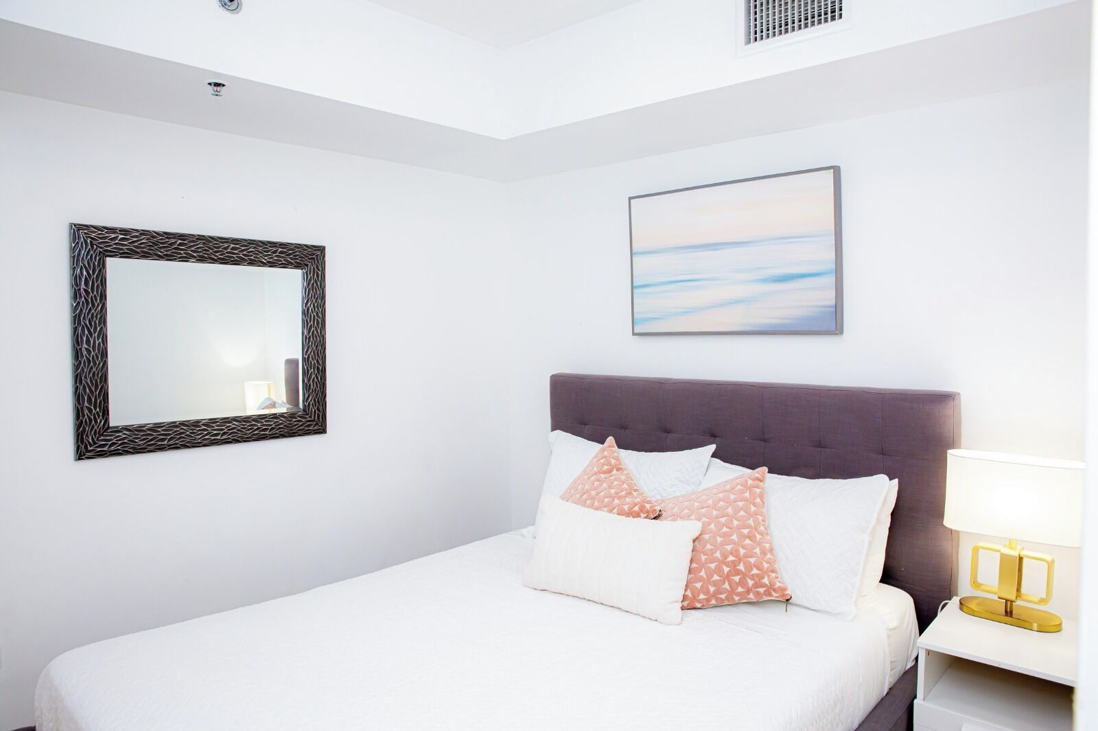 Comfort-Apartment, Balkon, Buchtblick | Schreibtisch, Bügeleisen/Bügelbrett, kostenloses WLAN, Bettwäsche