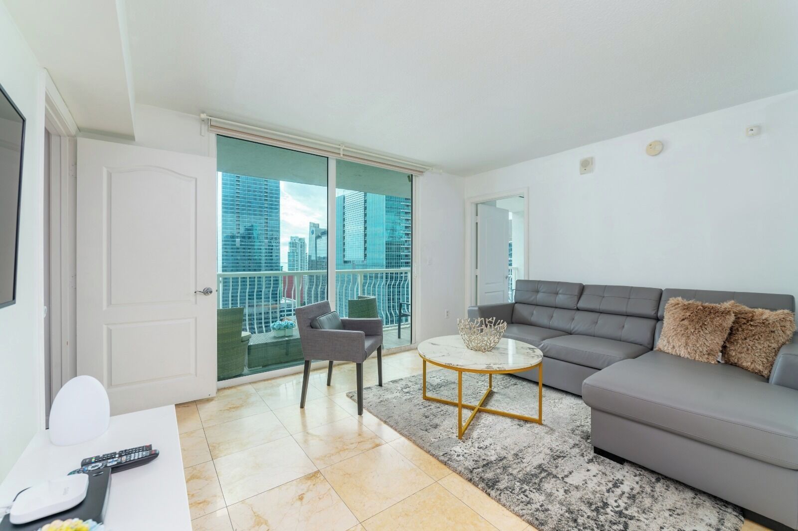Comfort-Apartment, Balkon, Buchtblick | Wohnbereich