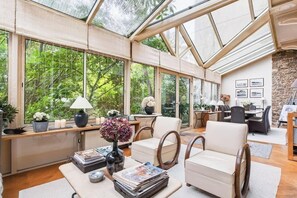Interior - Beautiful house with a garden in the heart of Neuilly (Neuilly-sur-Seine)