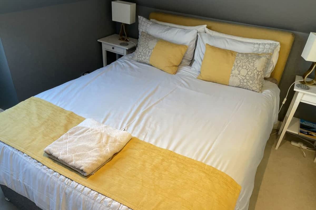 Double Room (Bedroom 2)