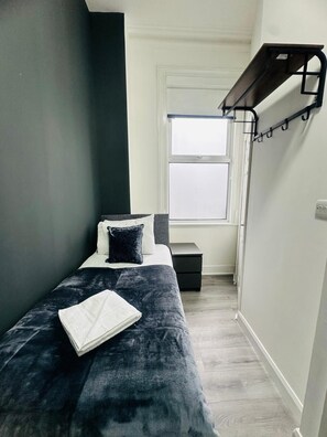 Room - Melrose Abbey Guest House (Liverpool)