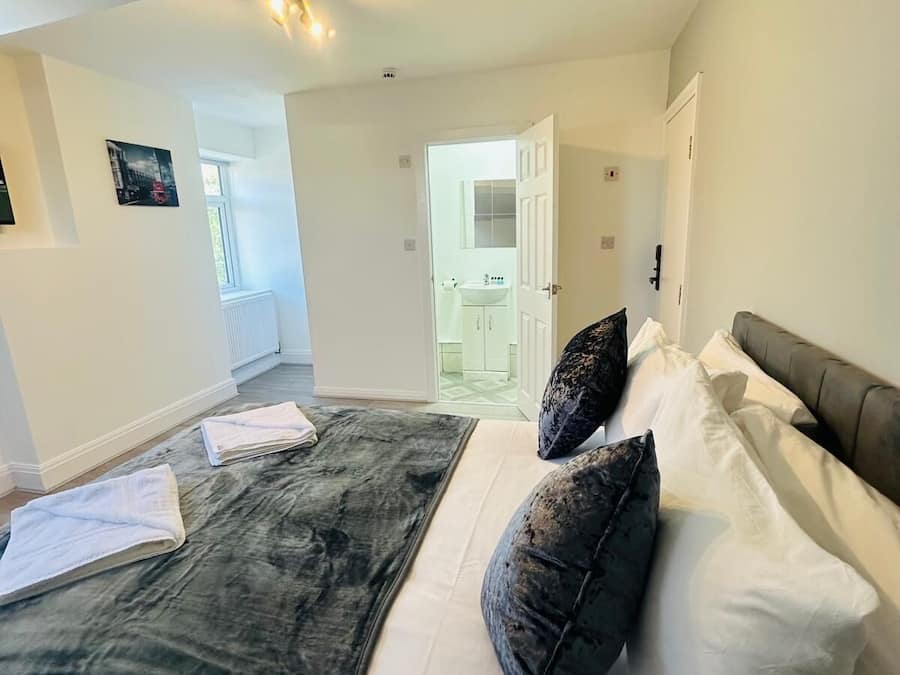 Habitación doble, 1 cama doble, no fumadores, baño privado | Escritorio, wifi gratis, ropa de cama