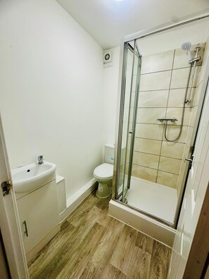 Chambre Simple, 1 lit une place, non-fumeur, salle de bains privée | Salle de bain