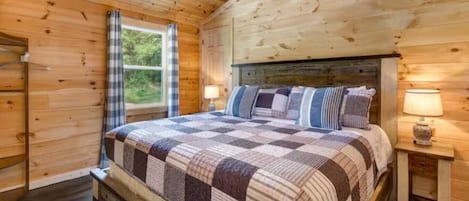 5 bedrooms, desk, iron/ironing board, travel cot