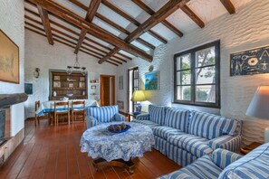 Living area - Villa La Colombaia on Elba Island (Campo nell'Elba)
