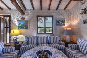 Living area - Villa La Colombaia on Elba Island (Campo nell'Elba)